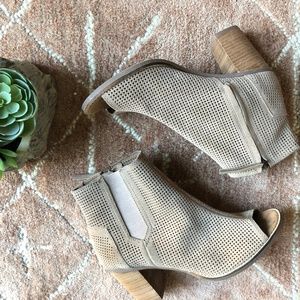 Toms Booties Size 9